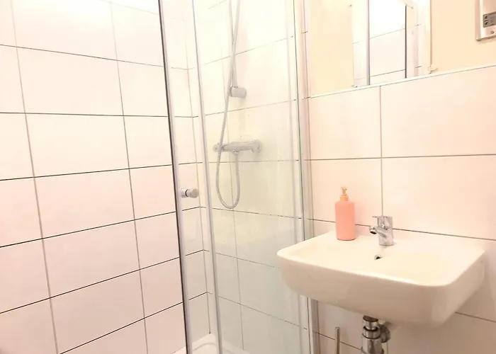 Longstay Family Contractor, Wi-fi, Discounts 브래드퍼드