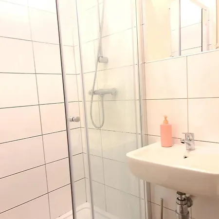 Longstay Family Contractor, Wi-fi, Discounts Bradford (West Yorkshire)