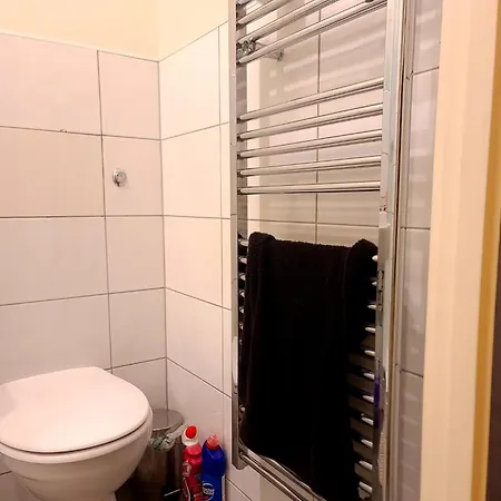 Longstay Family Contractor, Wi-fi, Discounts * Bradford (West Yorkshire)