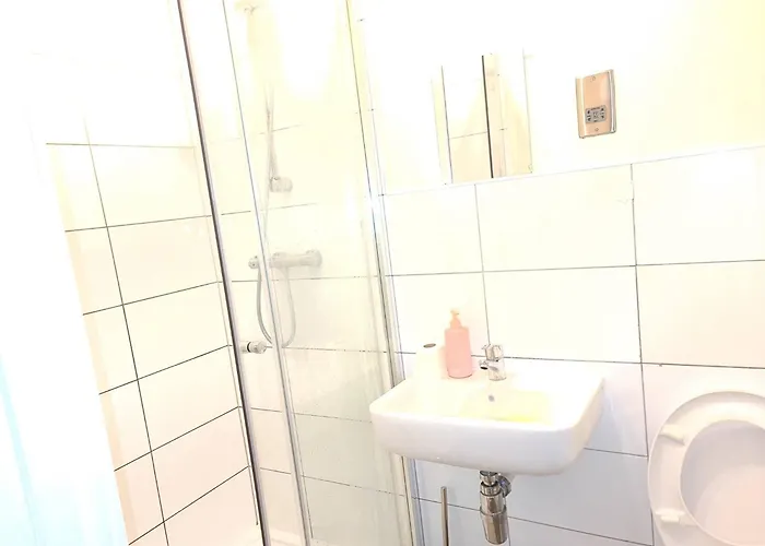 Apartment Longstay Family Contractor, Wi-fi, Discounts Bradford (West Yorkshire)