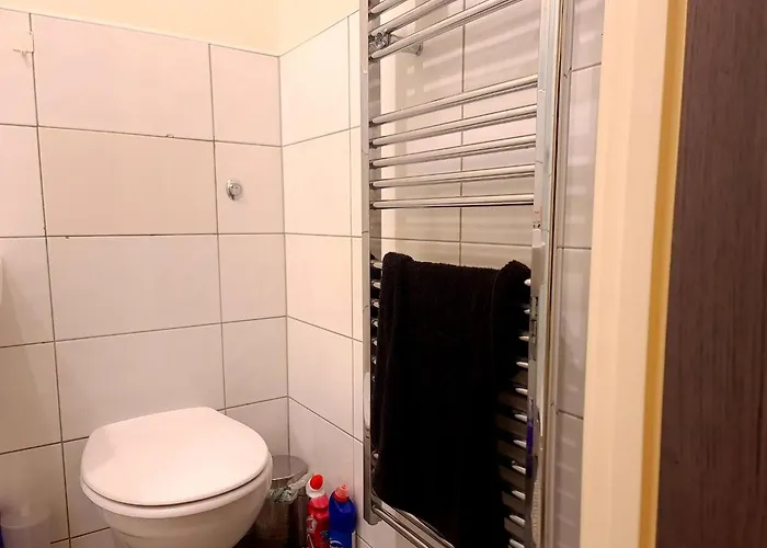 Longstay Family Contractor, Wi-fi, Discounts * Bradford (West Yorkshire)