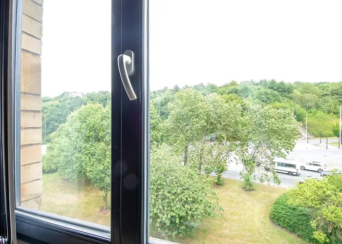 Longstay Family Contractor, Wi-fi, Discounts Apartment Bradford (West Yorkshire)