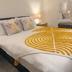 Longstay Family Contractor, Wi-fi, Discounts Apartment *